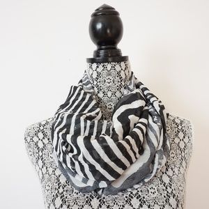 ✨2/$10✨ Mr. Max Zebra Print Angled Scarf